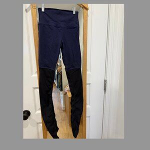 Alo Goddess High Waisted Legging in Navy/Black, Size Small